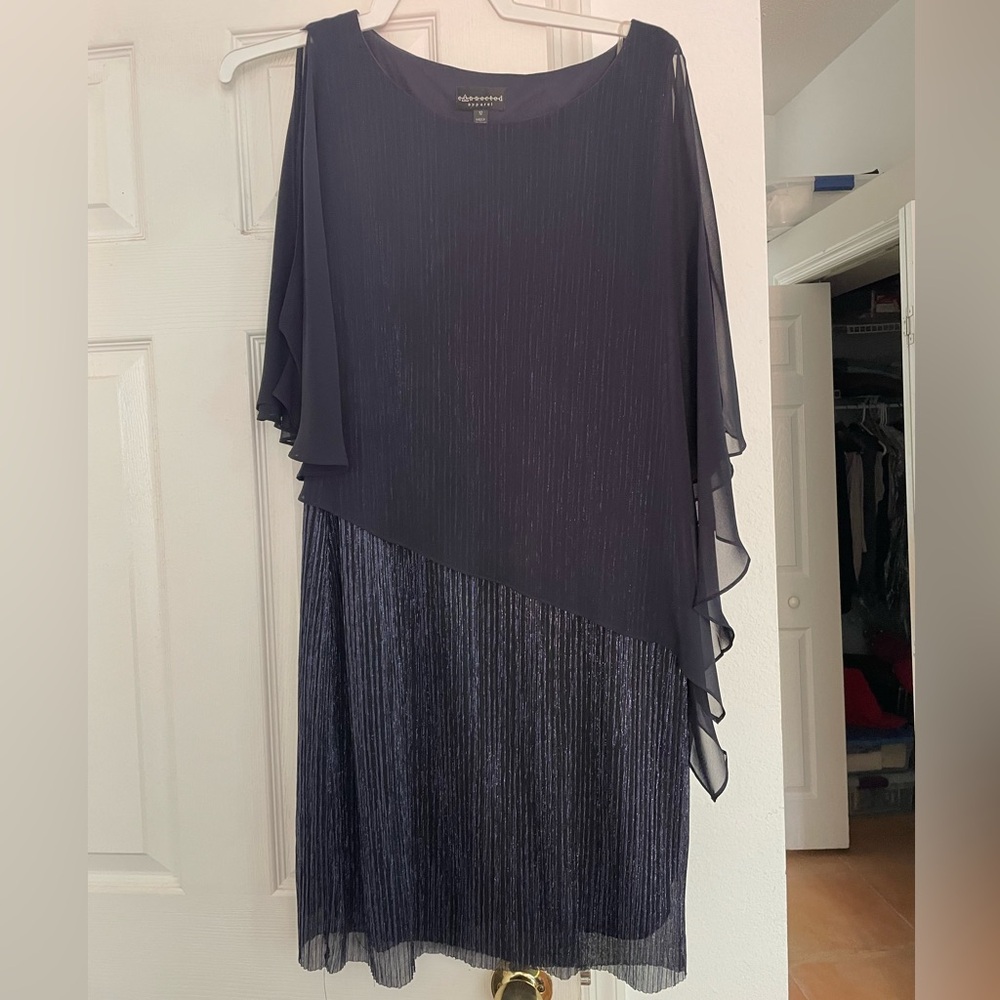 BEAUTIFUL NAVY PARTY DRESS Size:12